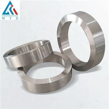 Geschmiedeter Ring aus Titan